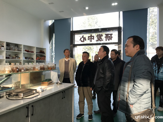 食品学院与四川省蜀任调味品应用研究所洽谈合作