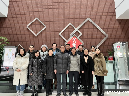 食品学院刘书亮教授带队赴四川省文君酒厂有限责任公司合作洽谈